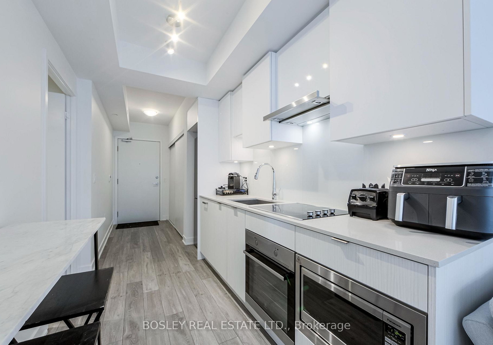 99-broadway-avenue-toronto-ontario-c12639394