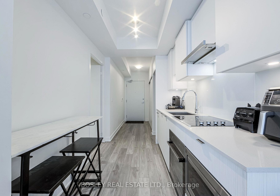 99-broadway-avenue-toronto-ontario-c12639394