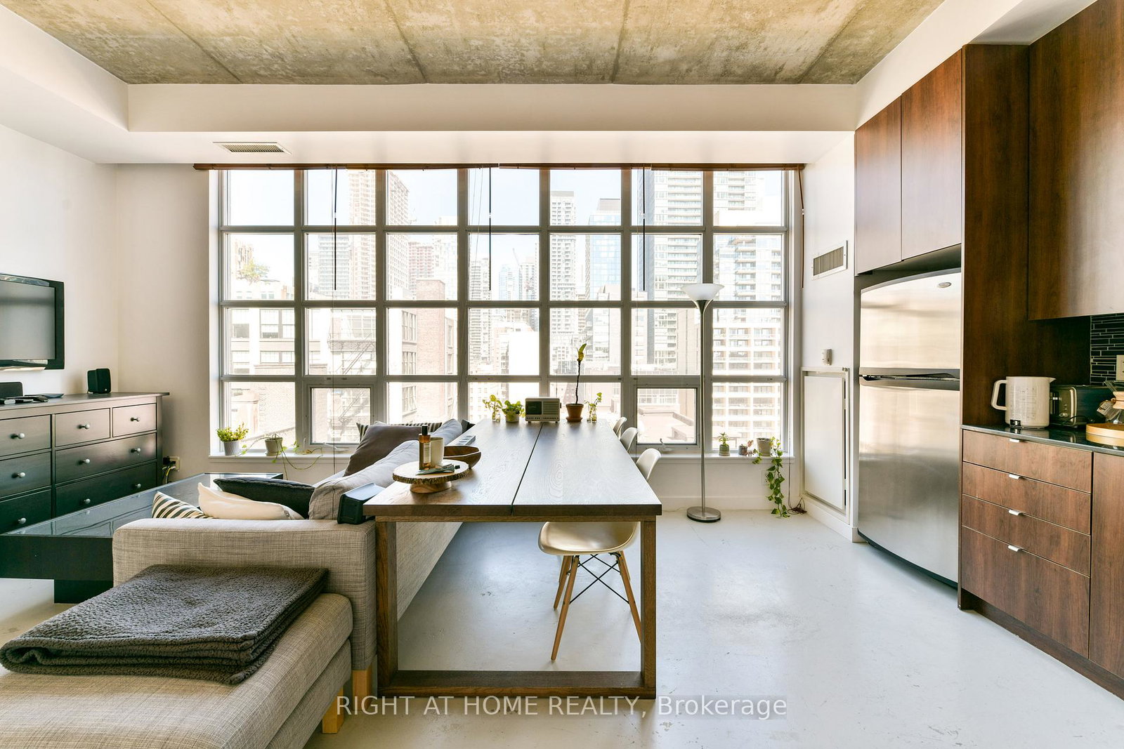 23-brant-street-toronto-ontario-c12639532