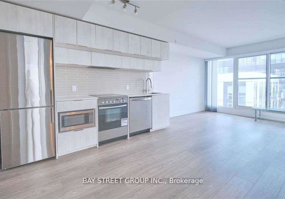 181-dundas-street-e-toronto-ontario-c12639684