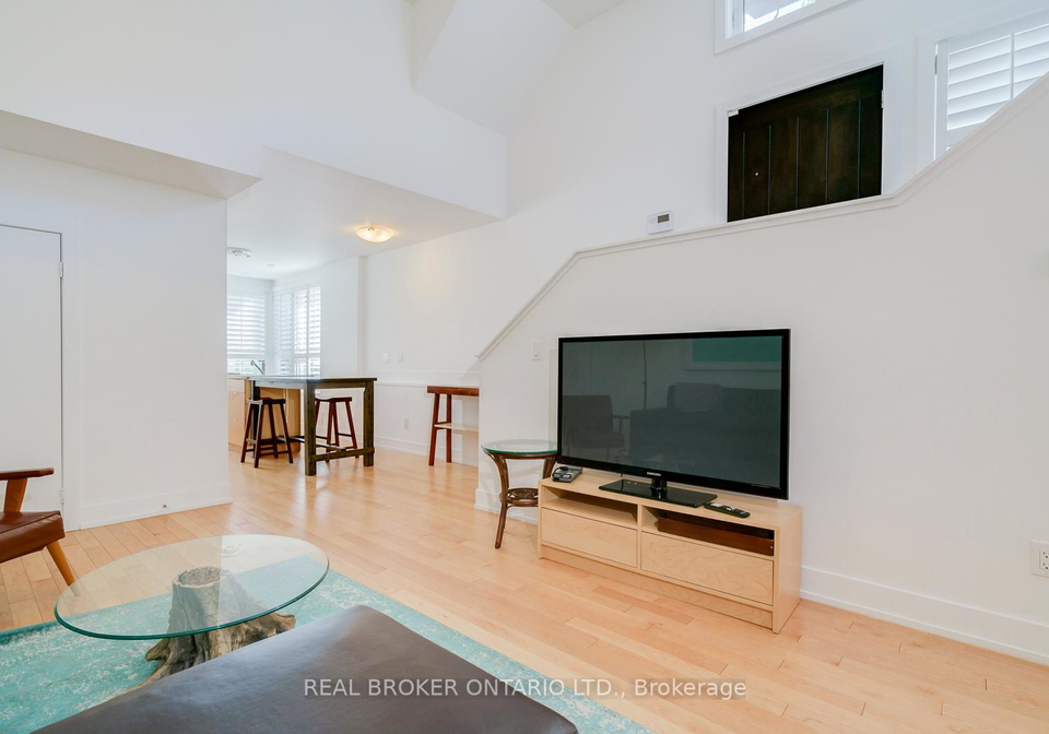 207-beverley-street-toronto-ontario-c12639686