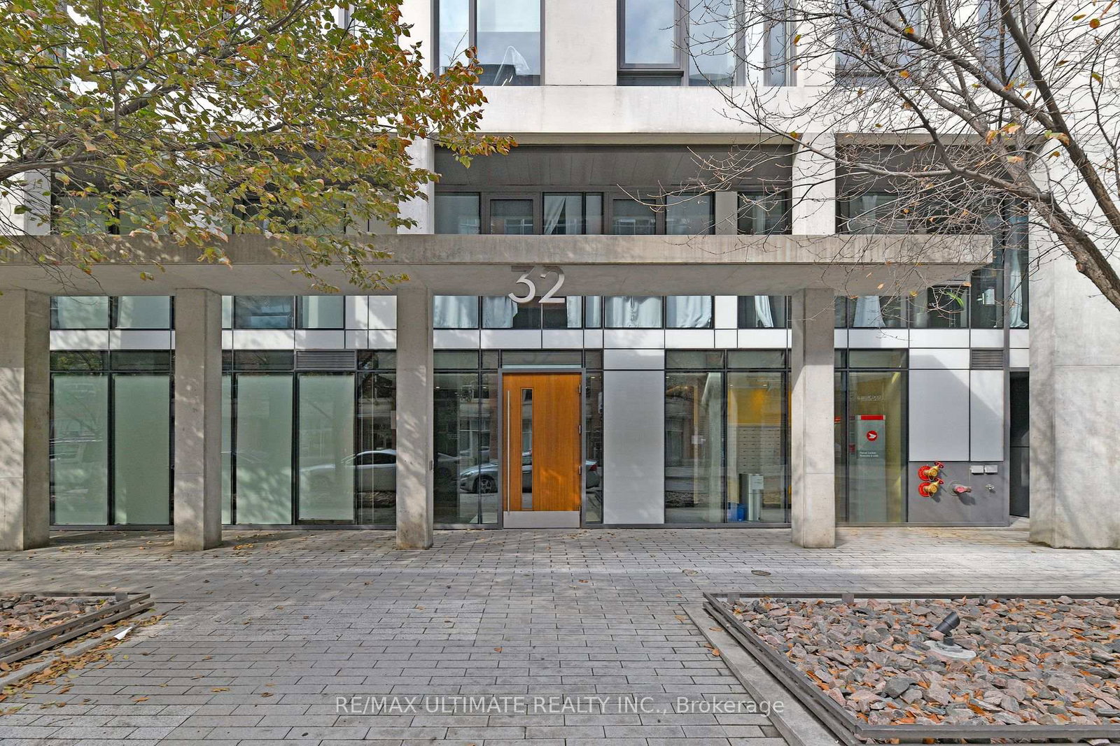 32-camden-street-toronto-ontario-c12639844