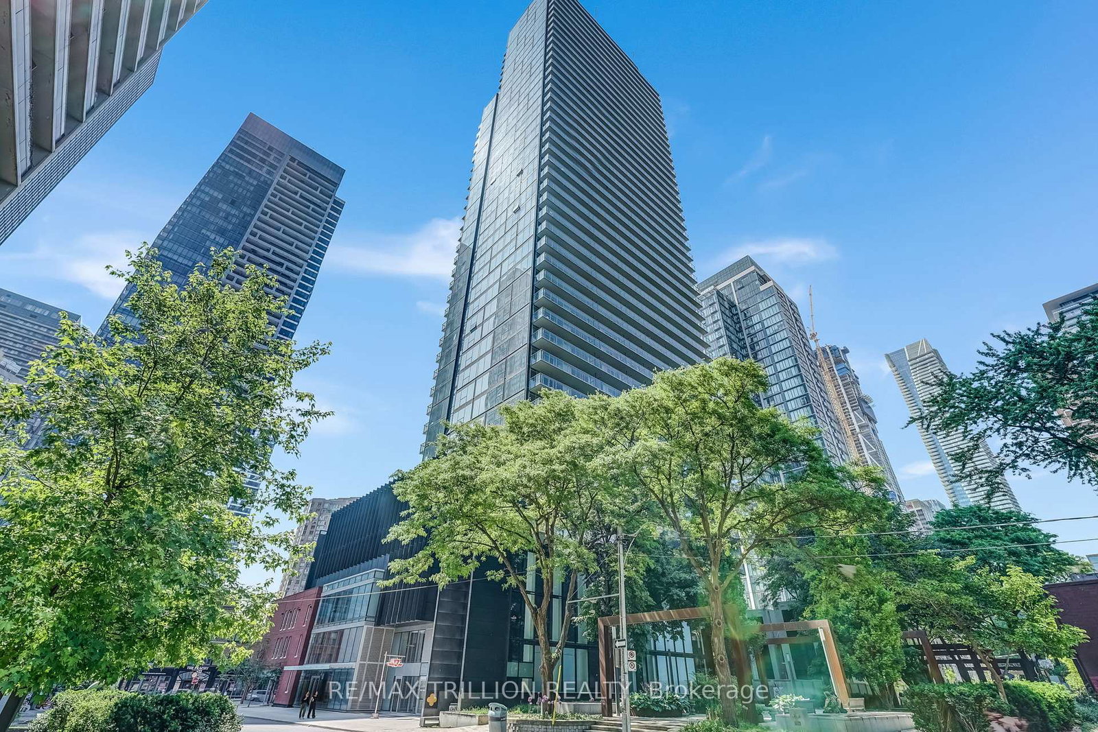 3-gloucester-street-toronto-ontario-c12639984
