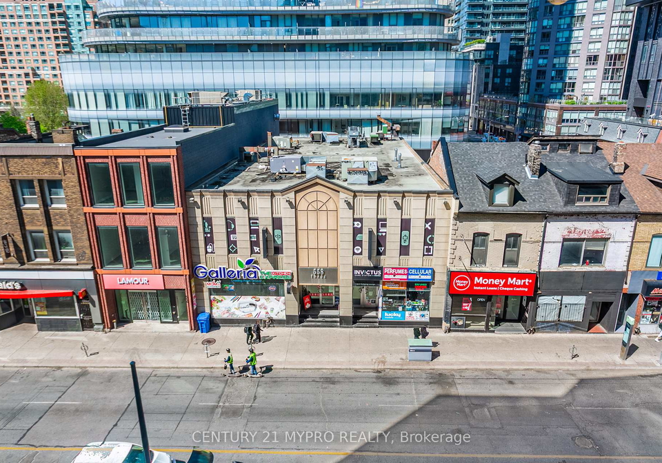 555-yonge-street-toronto-ontario-c12640092