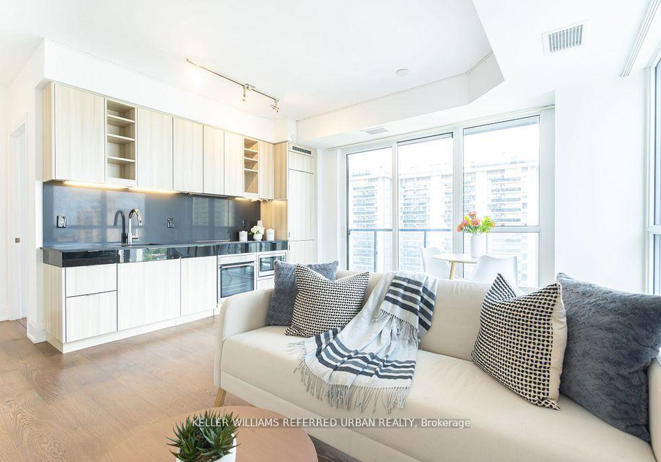 101-erskine-avenue-toronto-ontario-c12640342