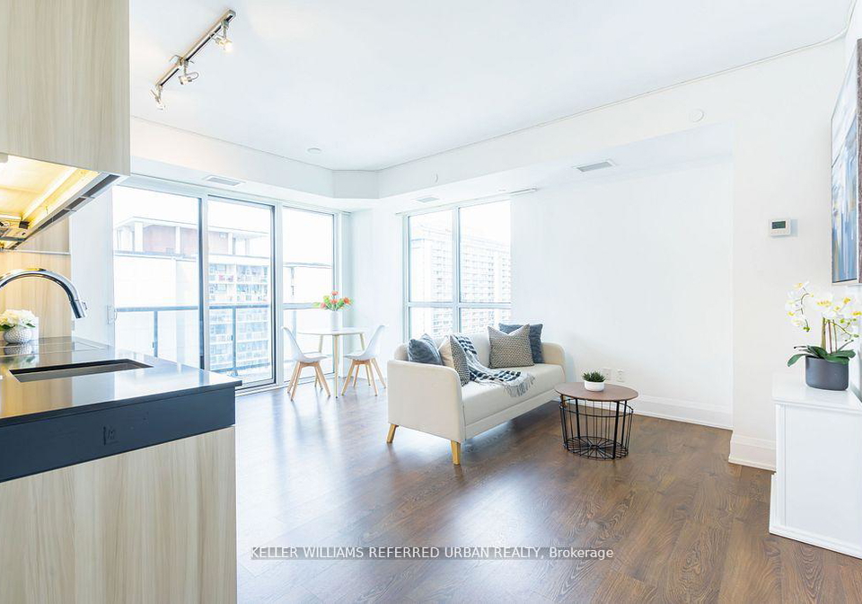 101-erskine-avenue-toronto-ontario-c12640342