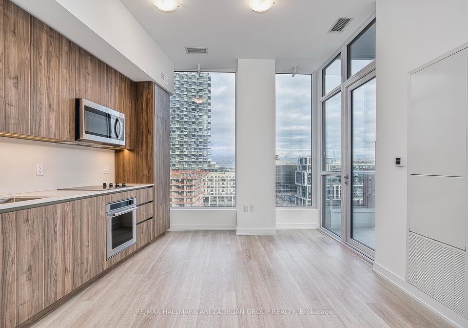 15-richardson-street-toronto-ontario-c12640384