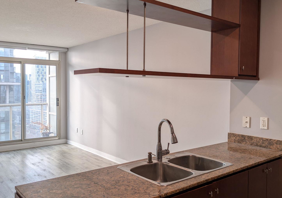 35-mariner-terrace-toronto-ontario-c12640452