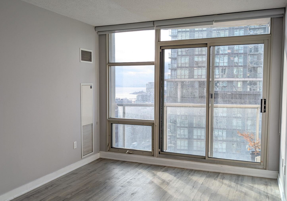 35-mariner-terrace-toronto-ontario-c12640452