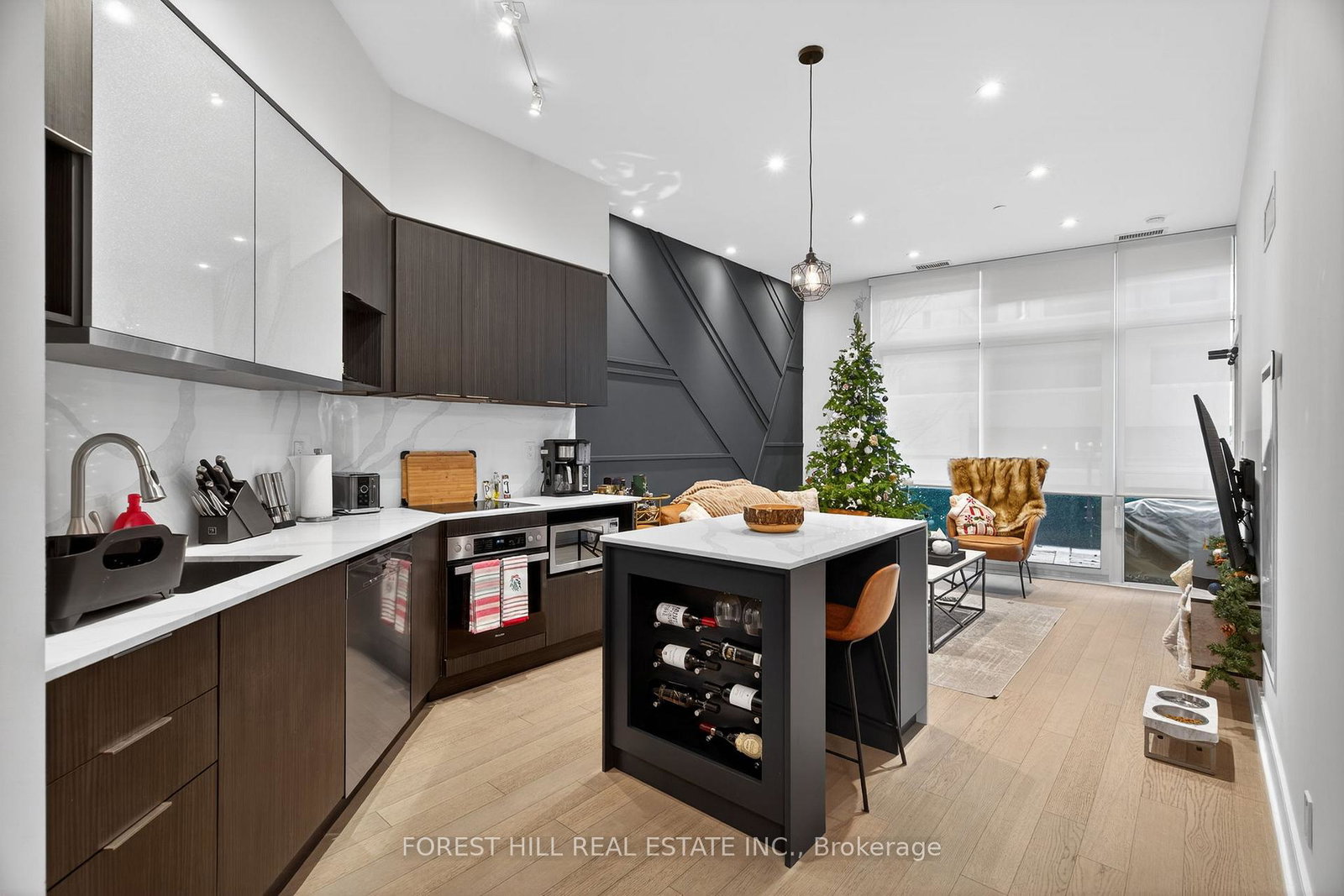 99-the-donway-w-north-york-ontario-c12640952