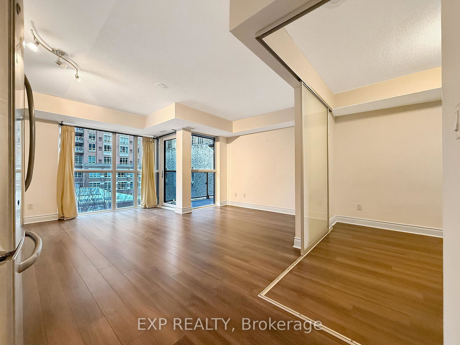 28-ted-rogers-way-toronto-ontario-c12641002
