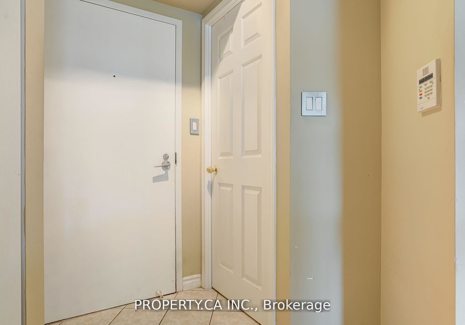 7-lorraine-drive-toronto-ontario-c12641218