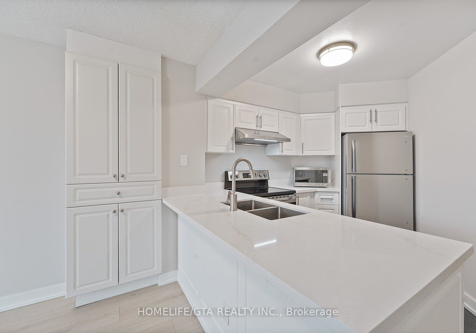 750-bay-street-toronto-ontario-c12641596