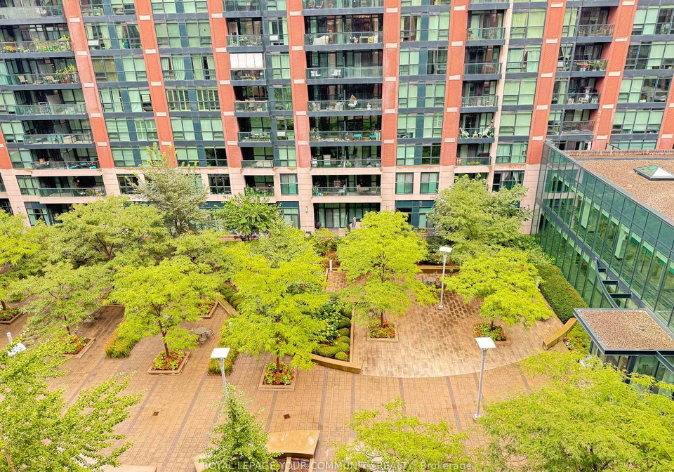525-wilson-avenue-toronto-ontario-c12642076