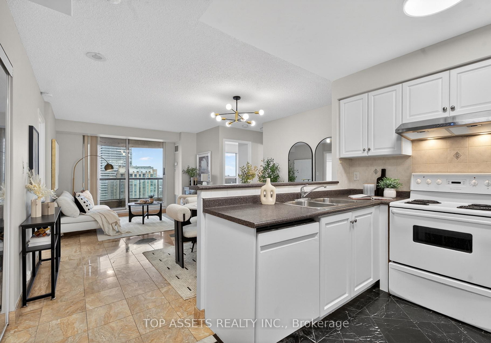 7-lorraine-drive-toronto-ontario-c12642078