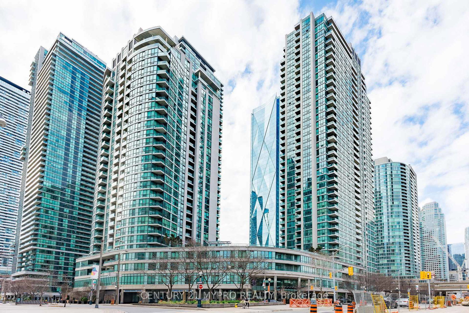 16-yonge-street-toronto-ontario-c12642236