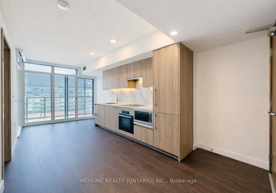3-concord-cityplace-way-toronto-ontario-c12642282