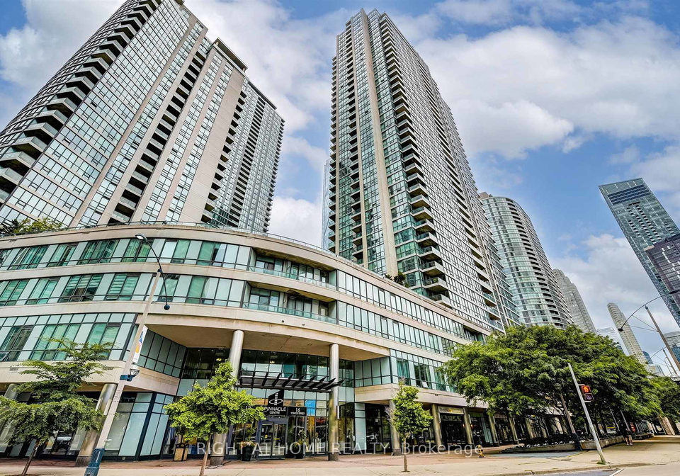 16-yonge-street-toronto-ontario-c12642314