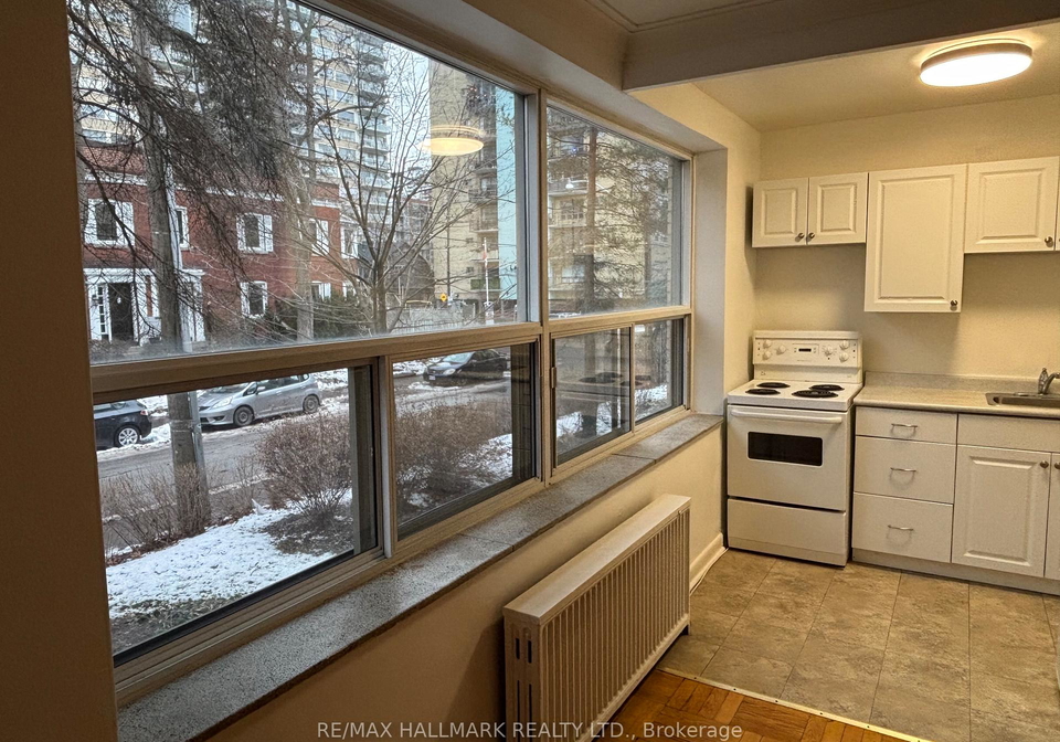 134-lawton-boulevard-toronto-ontario-c12642360
