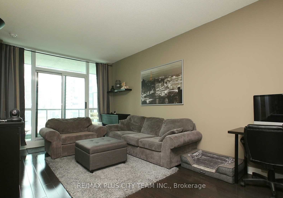 12-yonge-street-toronto-ontario-c12642612