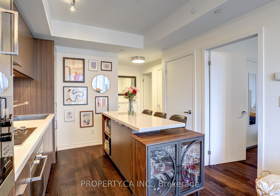 21-widmer-street-toronto-ontario-c12642626