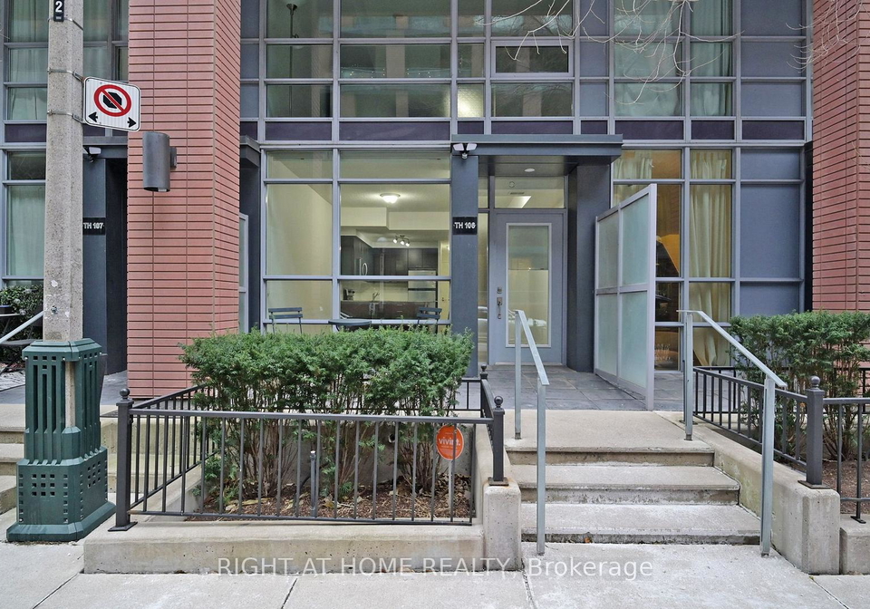 15-bruyeres-mews-toronto-ontario-c12642638