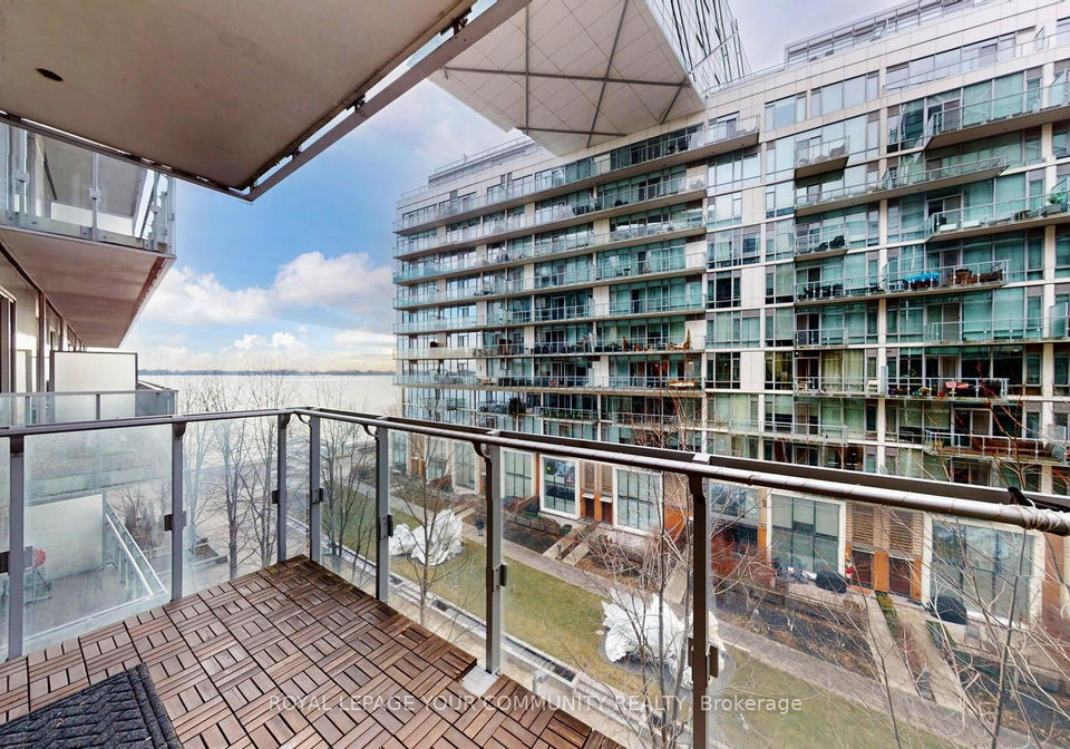 39-queens-quay-e-toronto-ontario-c12642730
