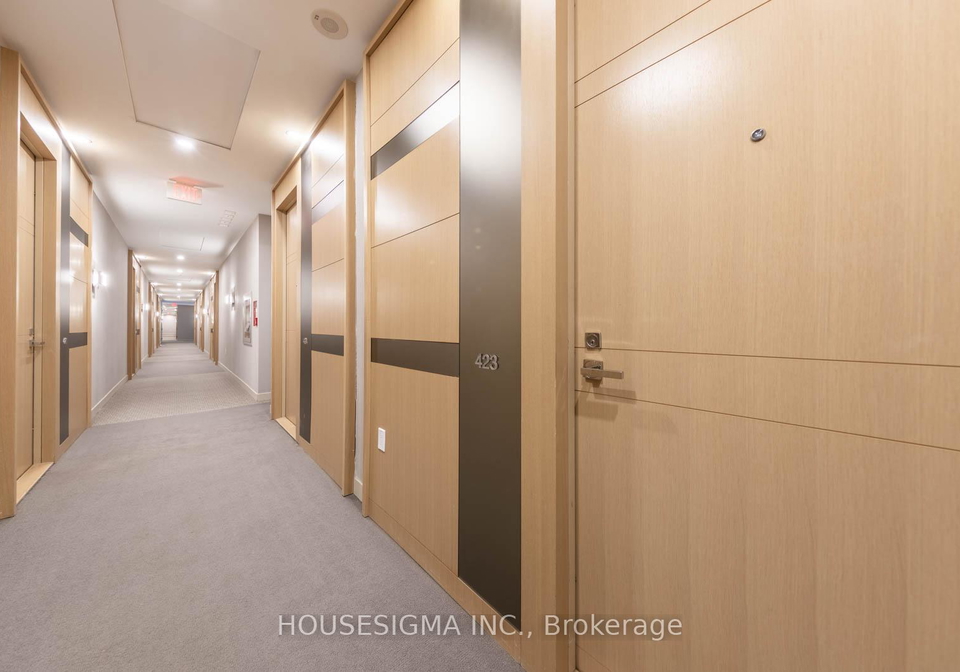 29-queens-quay-e-toronto-ontario-c12642766