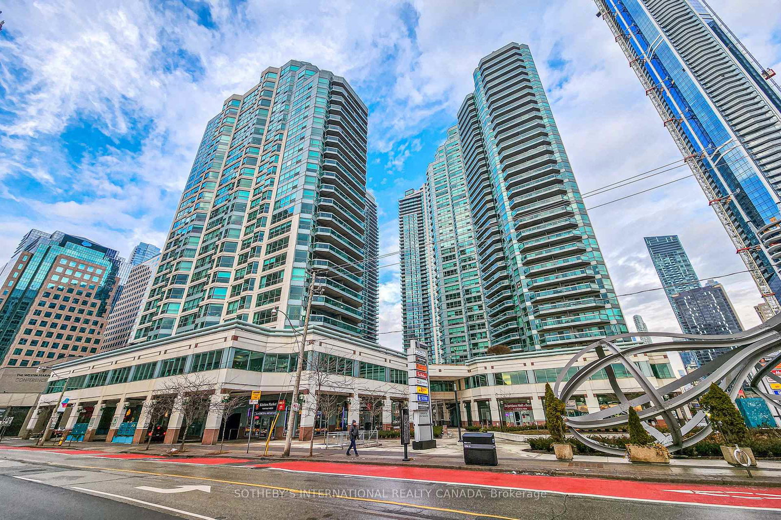 10-queens-quay-w-toronto-ontario-c12643724