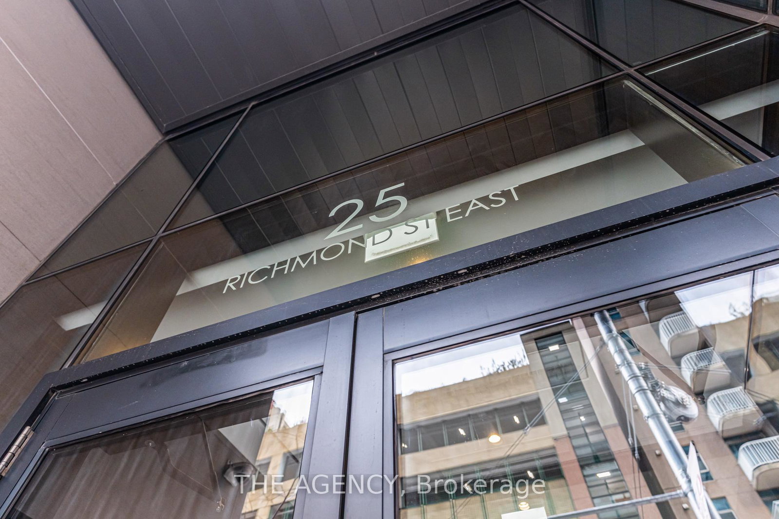25-richmond-street-e-toronto-ontario-c12643918