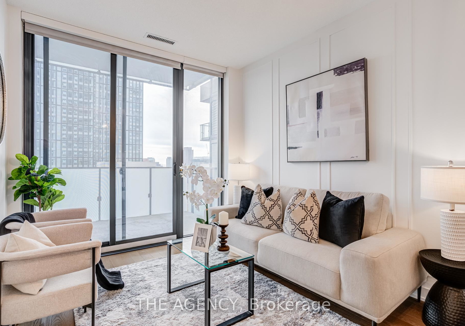 25-richmond-street-e-toronto-ontario-c12643918