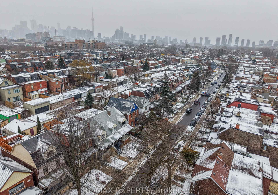 255-montrose-avenue-toronto-ontario-c12644008