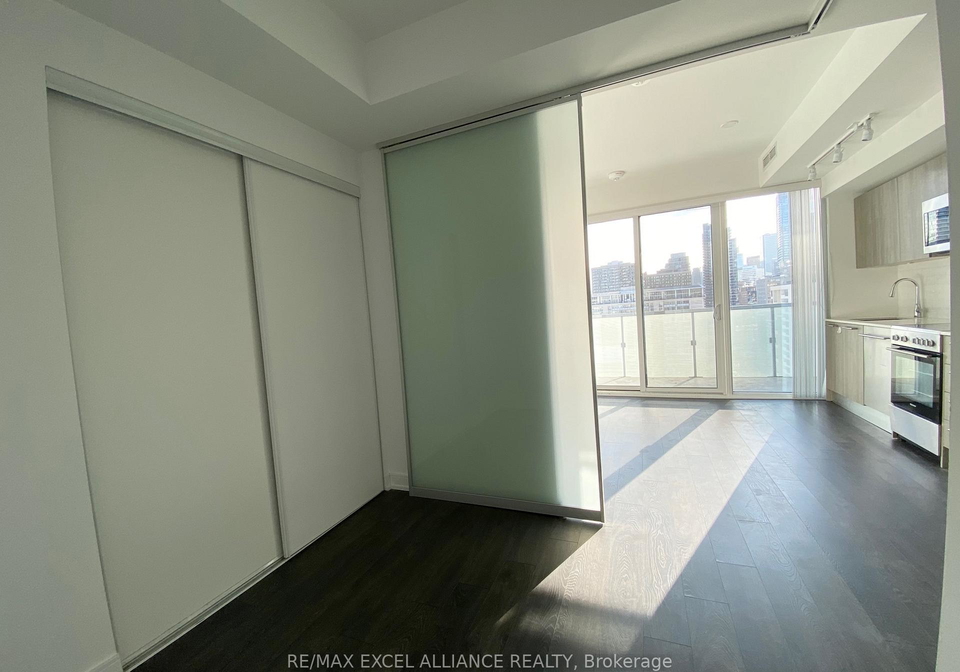 28-wellesley-street-toronto-ontario-c12644502