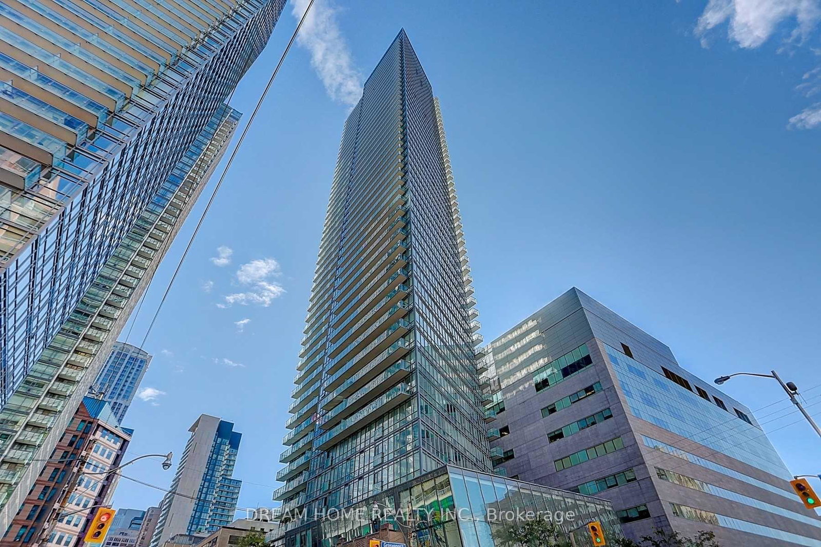 832-bay-street-toronto-ontario-c12644624