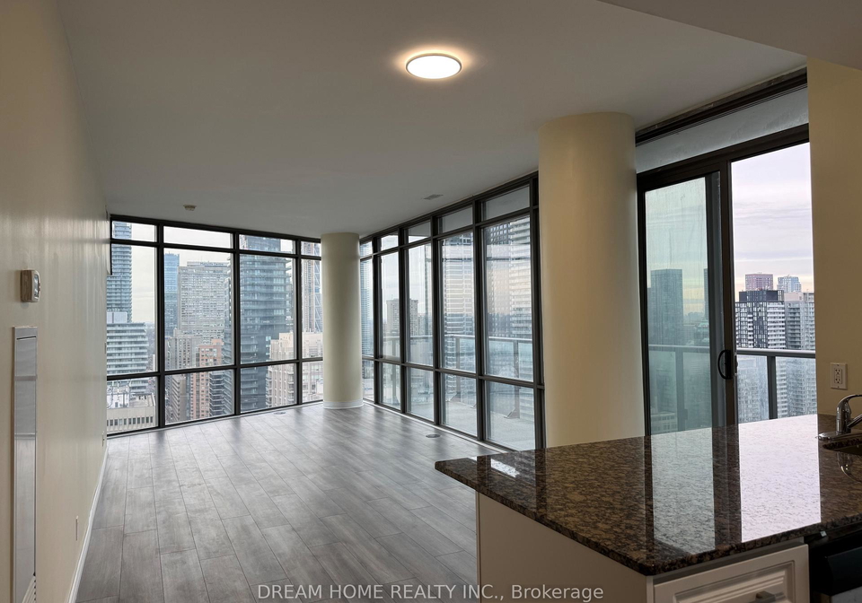 832-bay-street-toronto-ontario-c12644624
