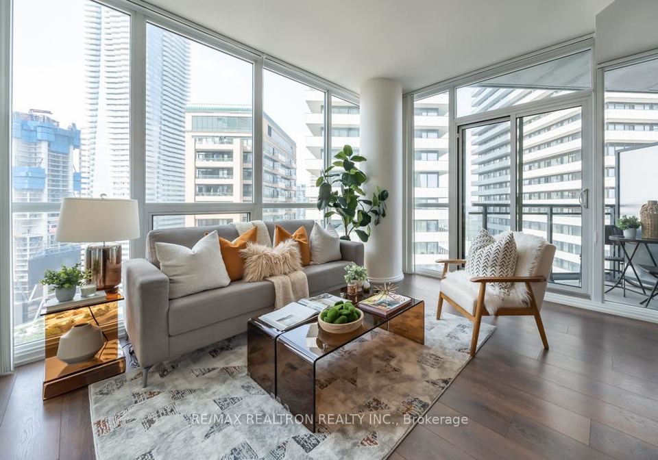 45-charles-street-e-toronto-ontario-c12644942