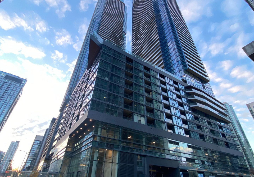 3-concord-cityplace-way-toronto-ontario-c12645134