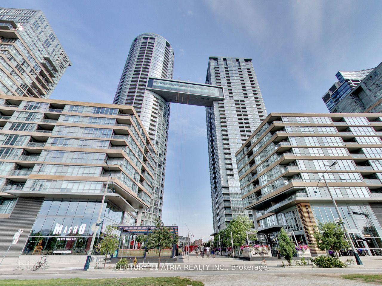15-iceboat-terrace-toronto-ontario-c12645228