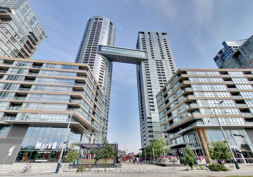 15-iceboat-terrace-toronto-ontario-c12645228