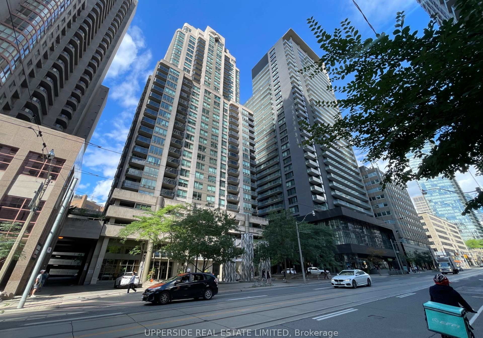 750-bay-street-toronto-ontario-c12645272