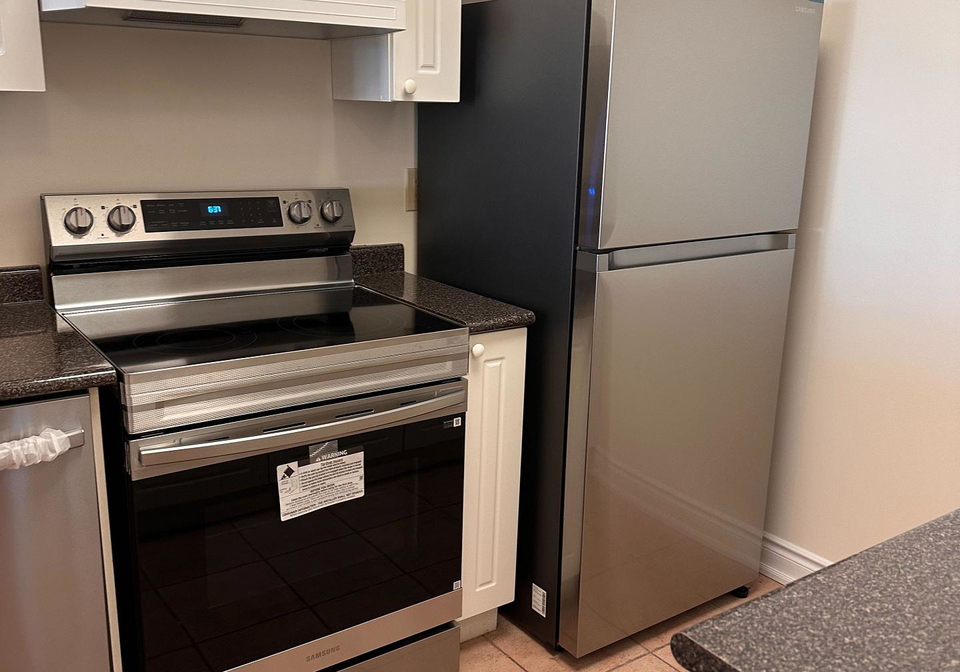 10-gateway-boulevard-east-york-ontario-c12645542