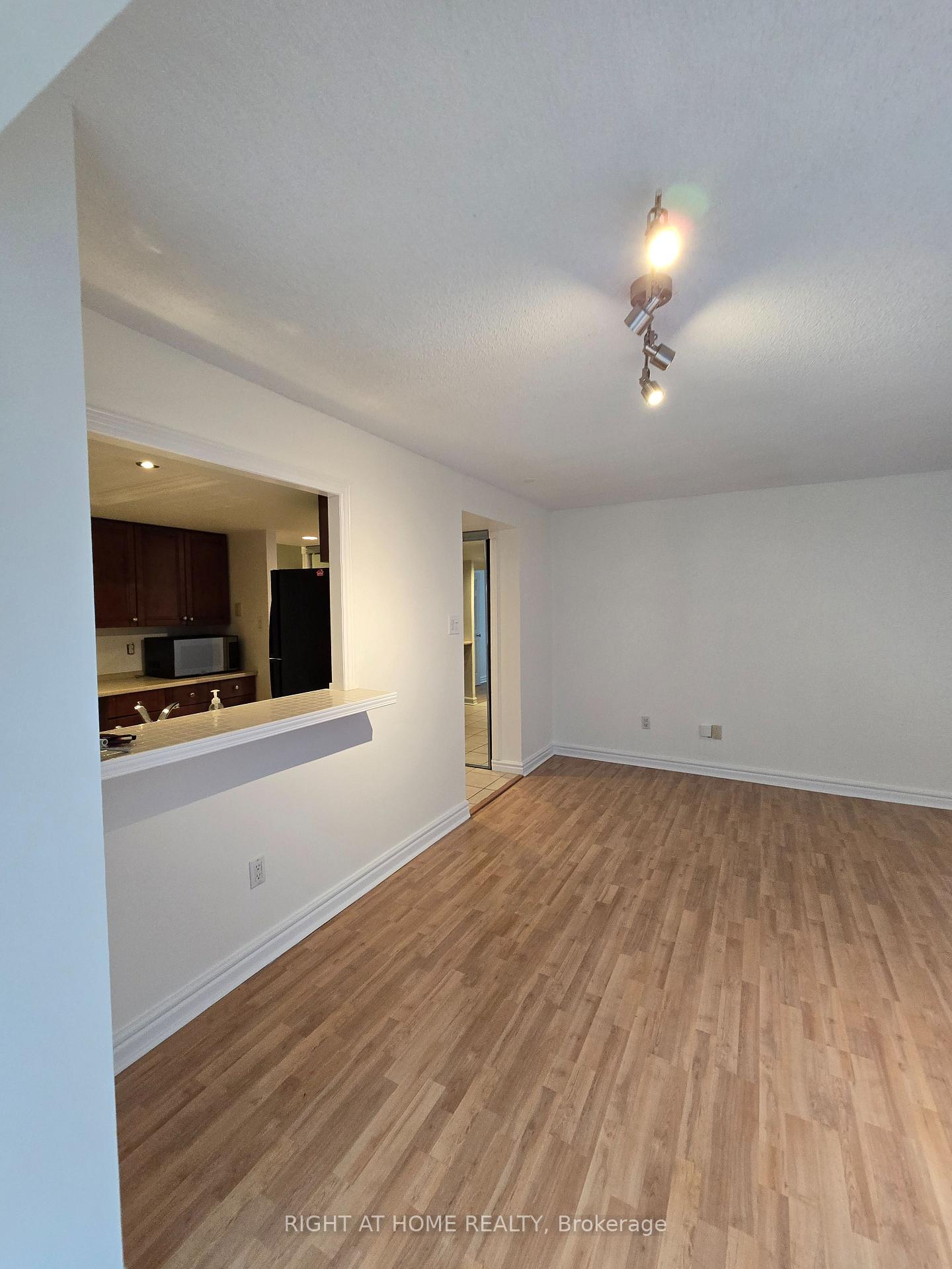 33-university-avenue-toronto-ontario-c12645608