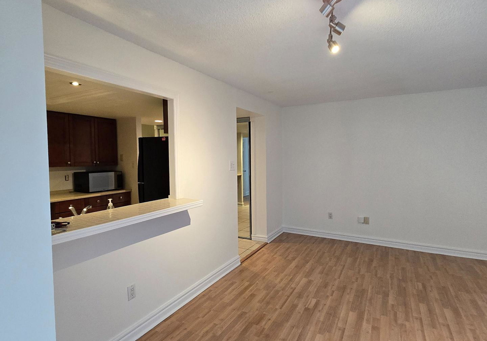 33-university-avenue-toronto-ontario-c12645608