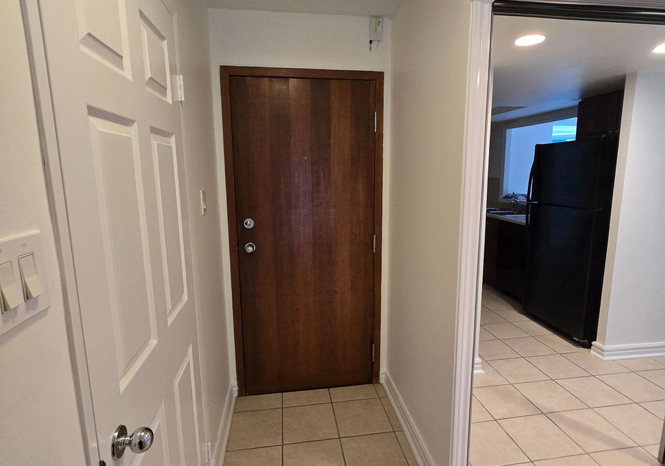 33-university-avenue-toronto-ontario-c12645608