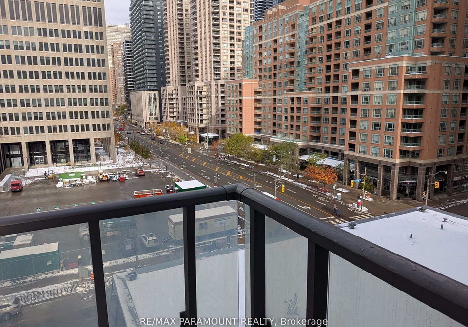 832-bay-street-toronto-ontario-c12645628