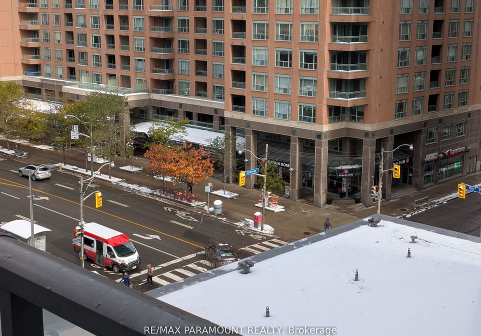 832-bay-street-toronto-ontario-c12645628
