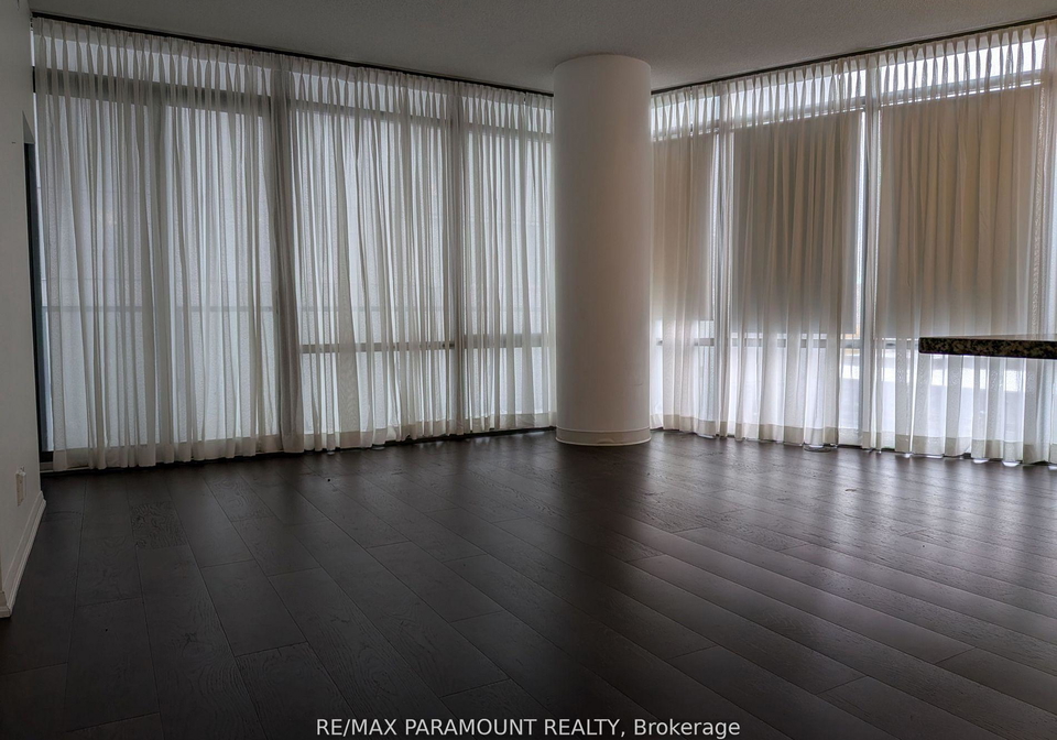 832-bay-street-toronto-ontario-c12645628