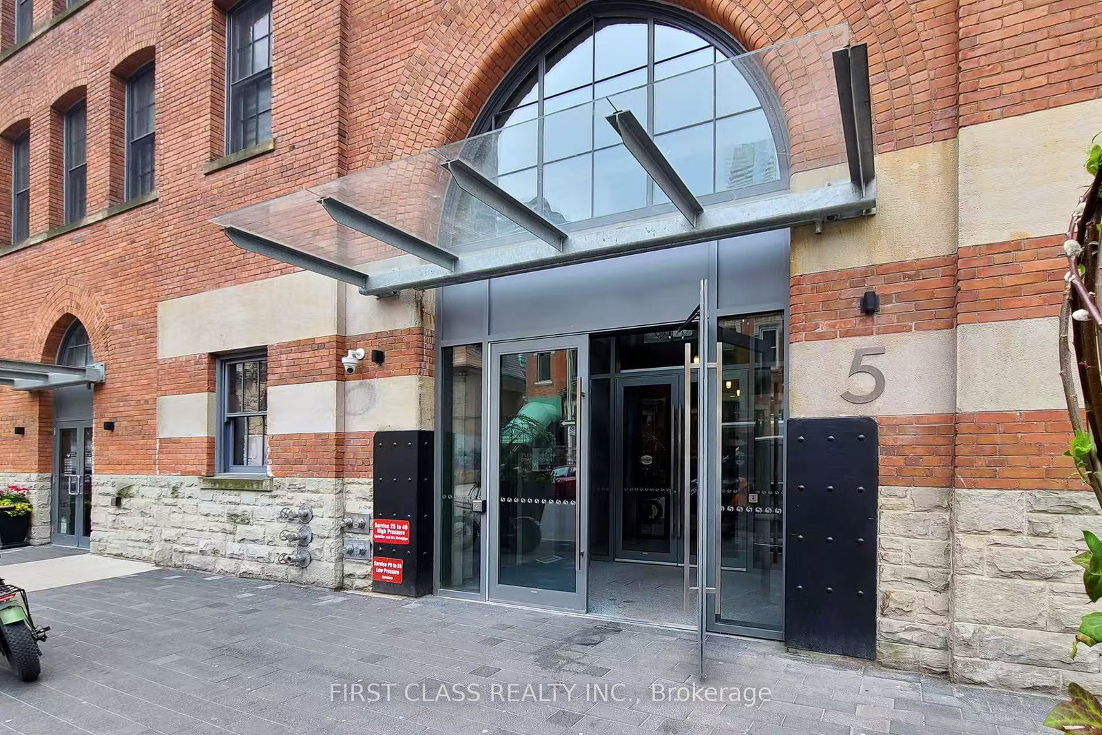 5-st-joseph-street-toronto-ontario-c12645682
