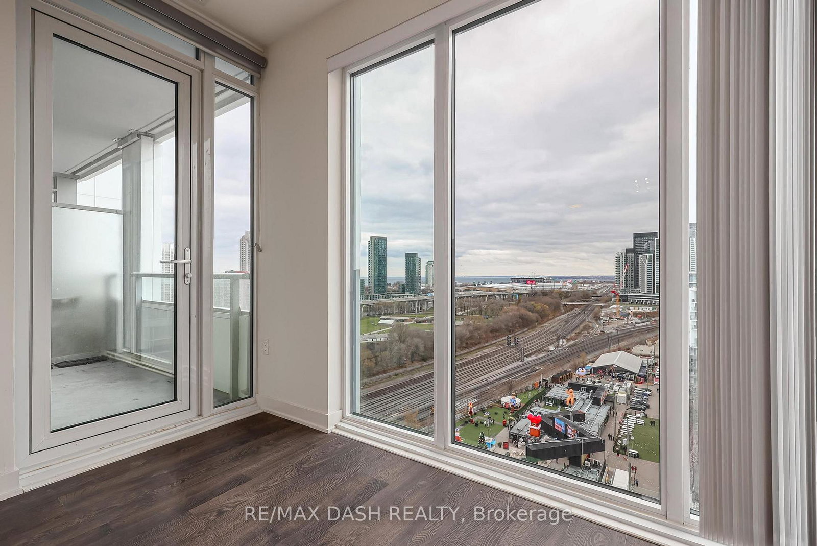 27-bathurst-street-toronto-ontario-c12645718