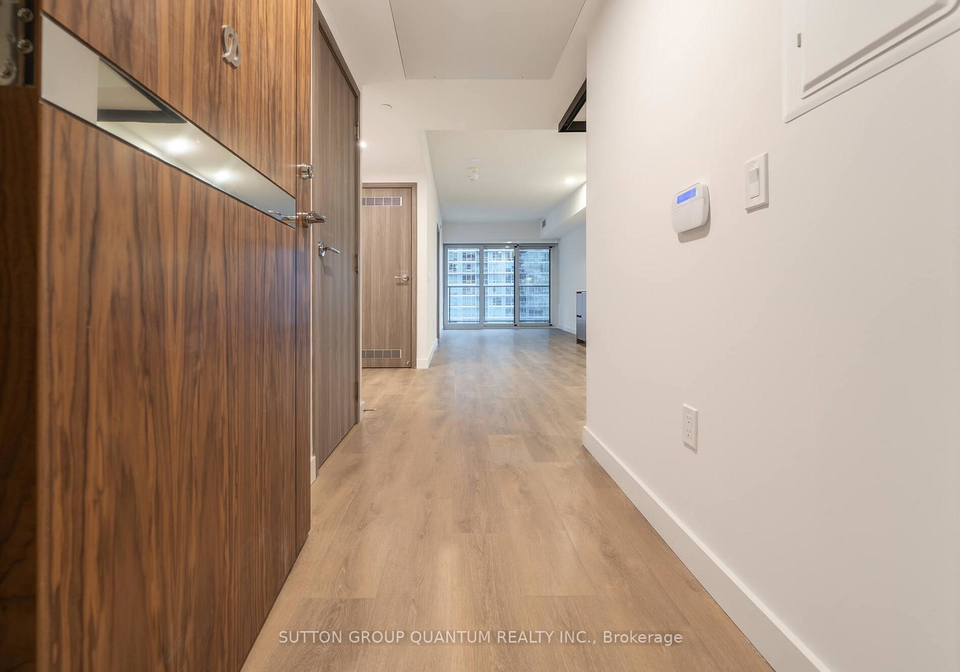 3-concord-cityplace-way-toronto-ontario-c12645798